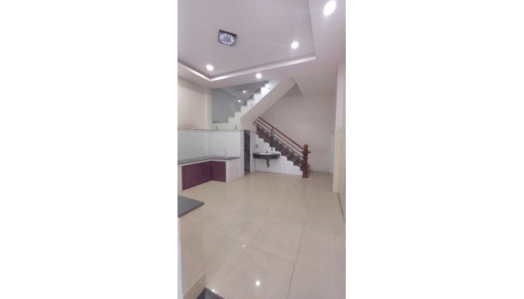 Nhà đẹp 4 tầng Ngã Bình Phước – Hoàn công chuẩn – Giá chỉ 5.1 tỷ